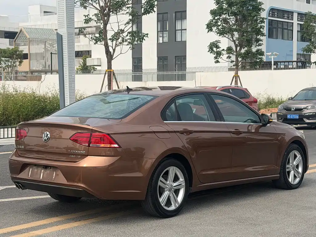 Volkswagen Lamando 2015