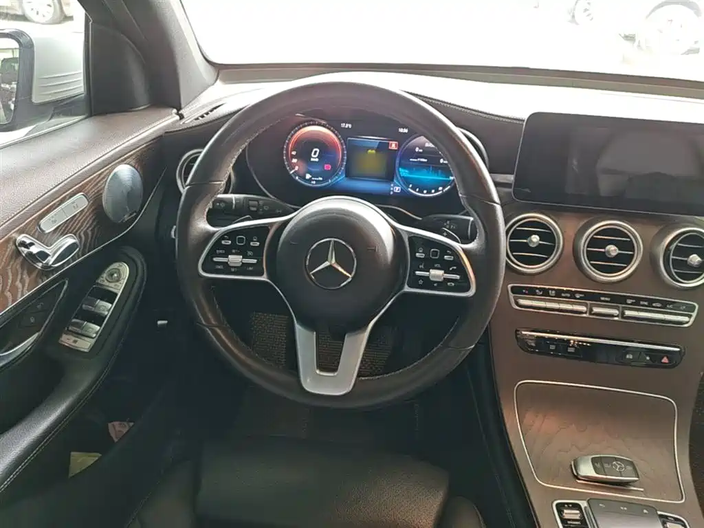 Mercedes-Benz GLC 2020 — фото 10