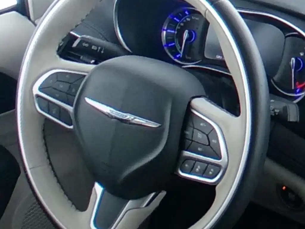 Chrysler Grand Voyager PHEV 2025 — фото 14