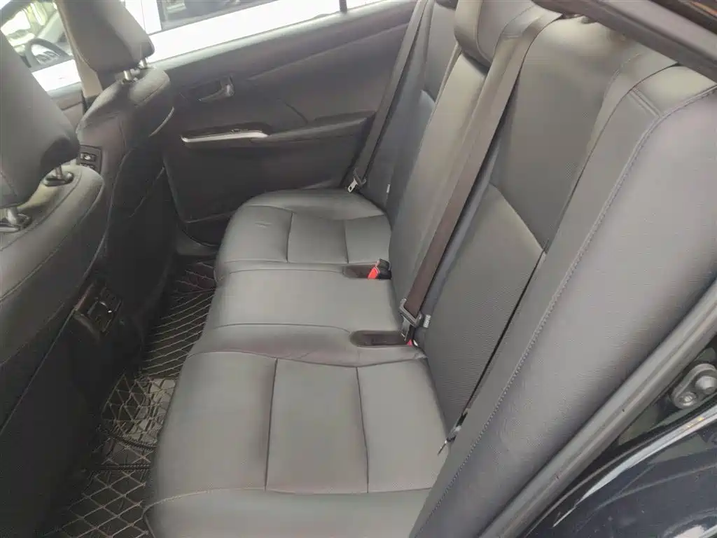 Toyota Camry 2015 — фото 17