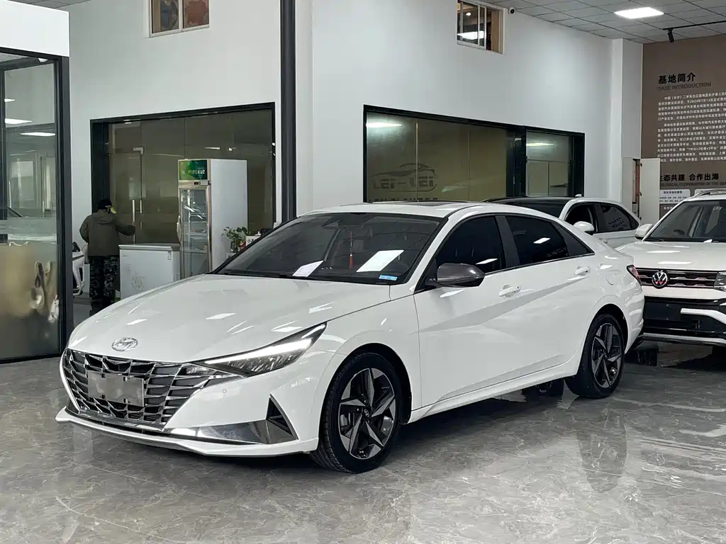 Hyundai Elantra 2023