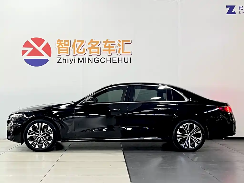 Mercedes-Benz E-Class 2025