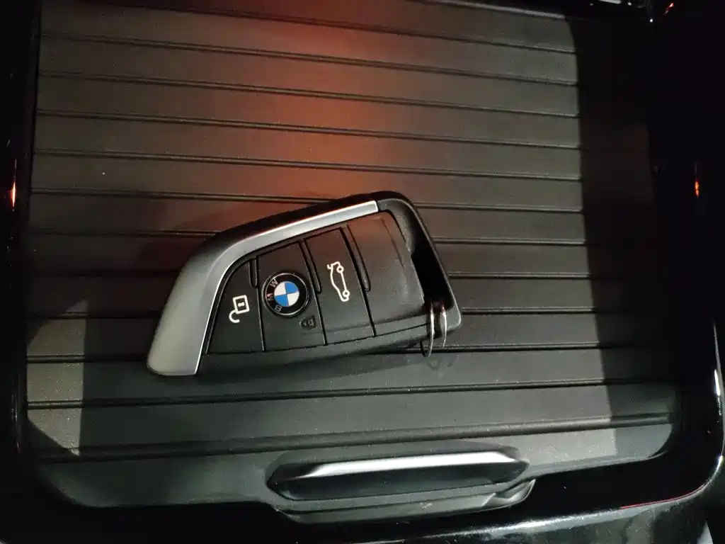BMW 1 Series 2023 — фото 17