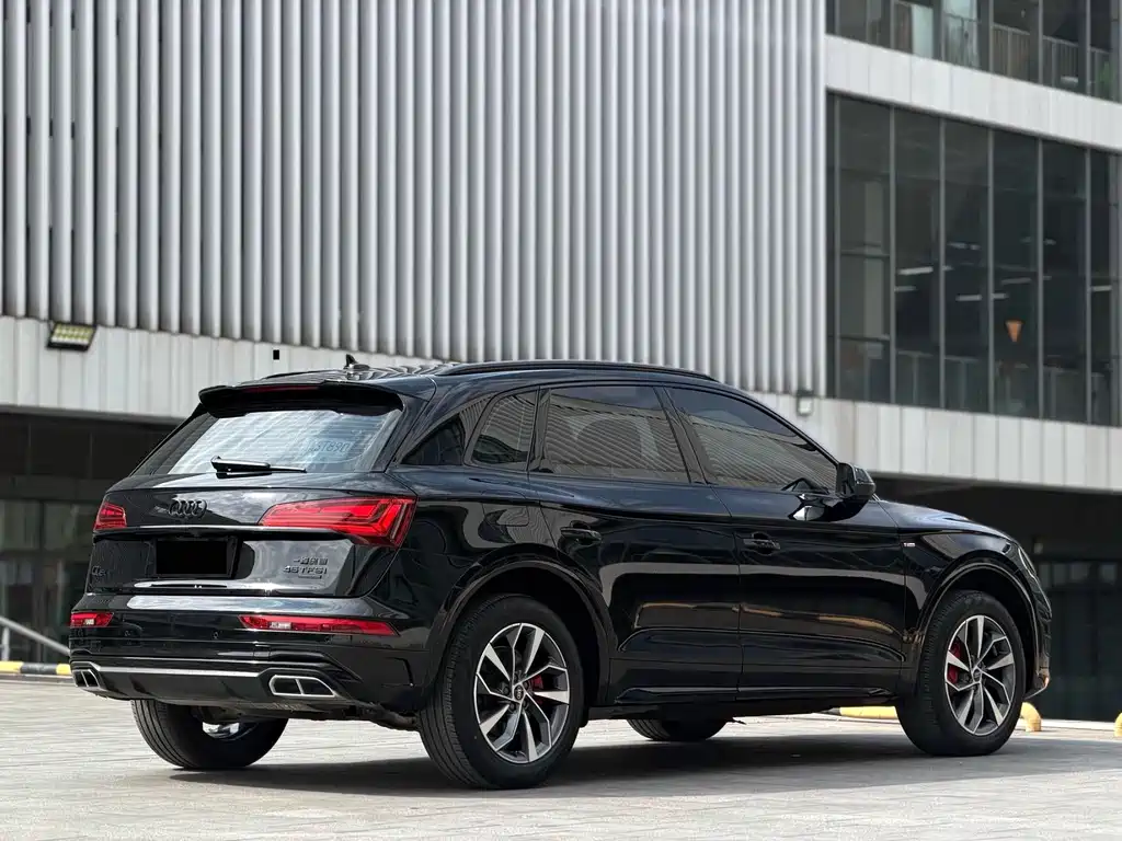 Audi Q5L 2023 — фото 9