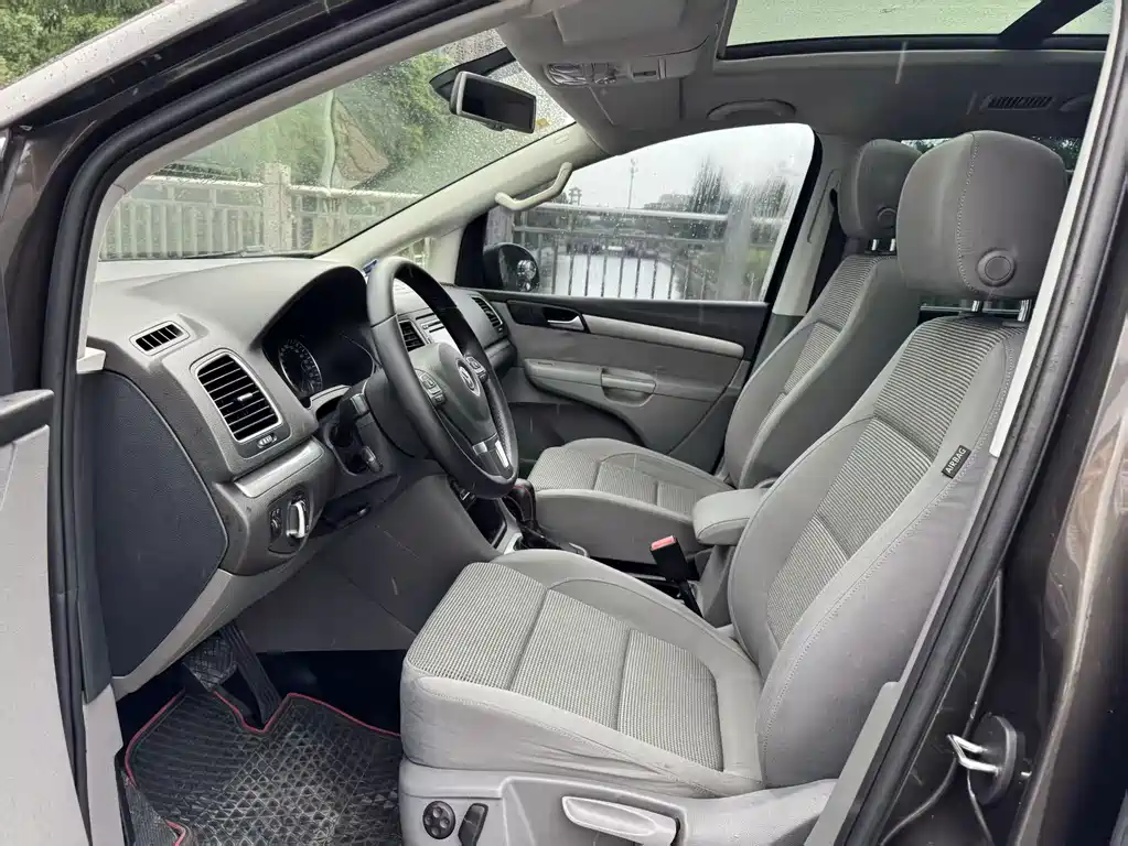 Volkswagen Sharan 2015 — фото 9