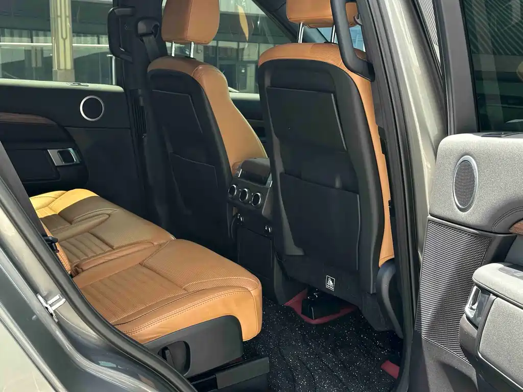 Land Rover Discovery 2018 — фото 28