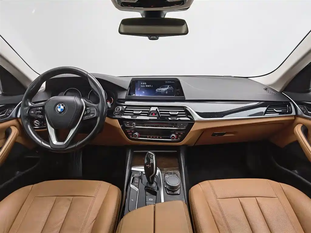 BMW 5 Series 2018 — фото 5
