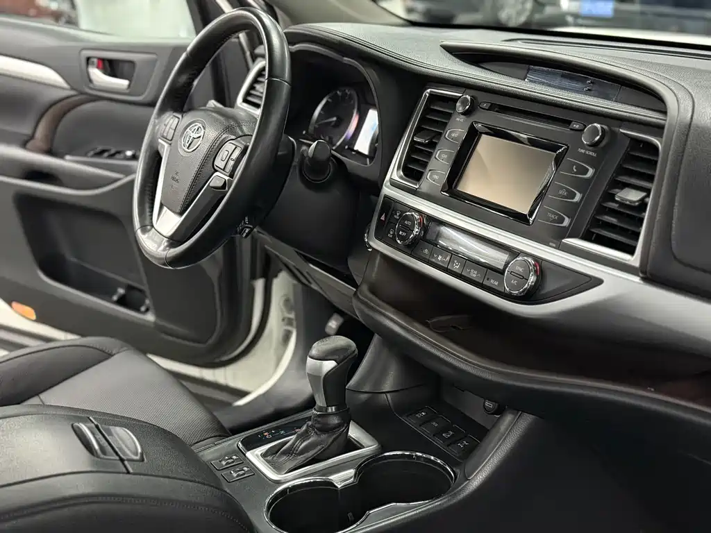 Toyota Highlander 2017 — фото 15