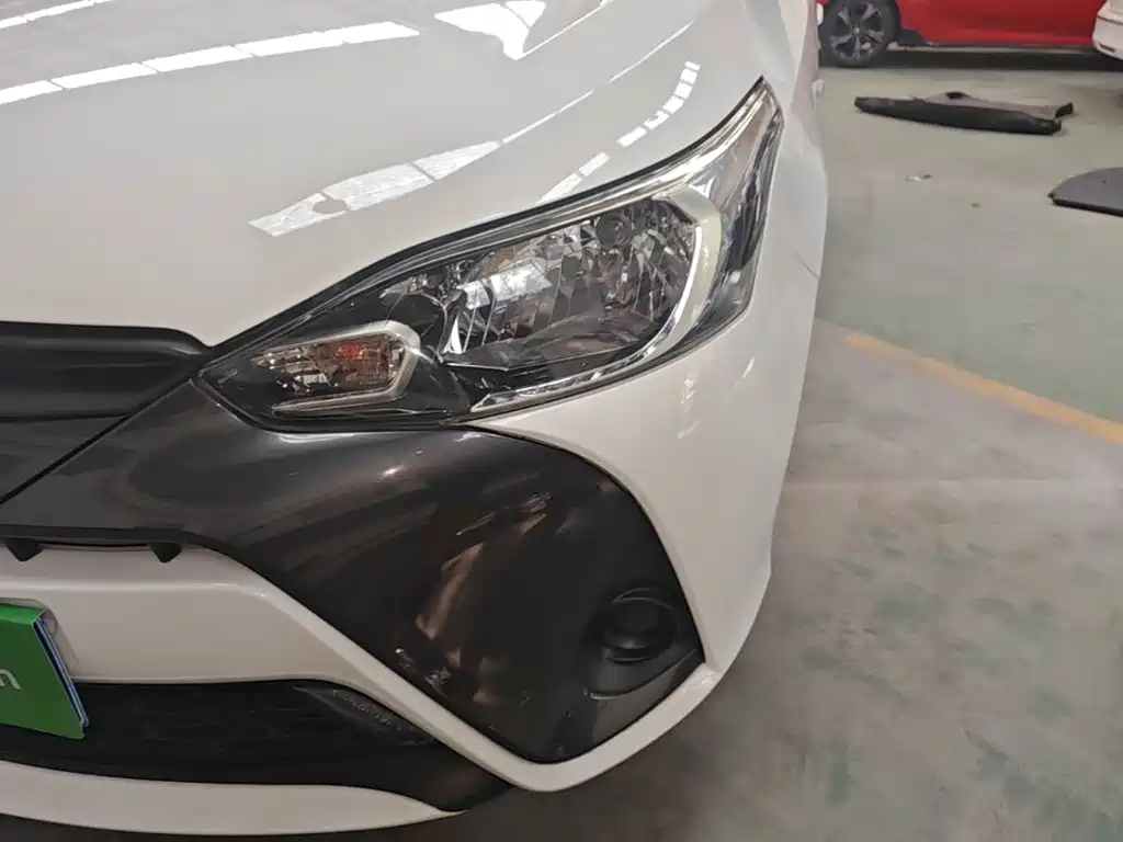 Toyota Yaris L 2017 — фото 24