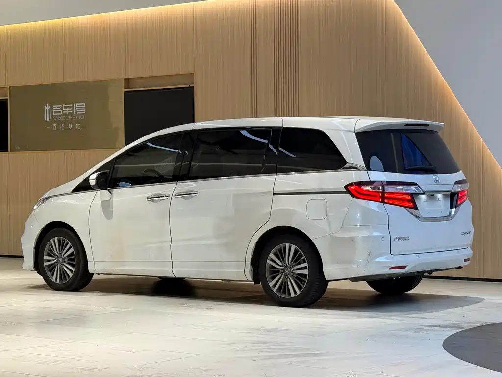 Honda Odyssey 2019 — фото 2