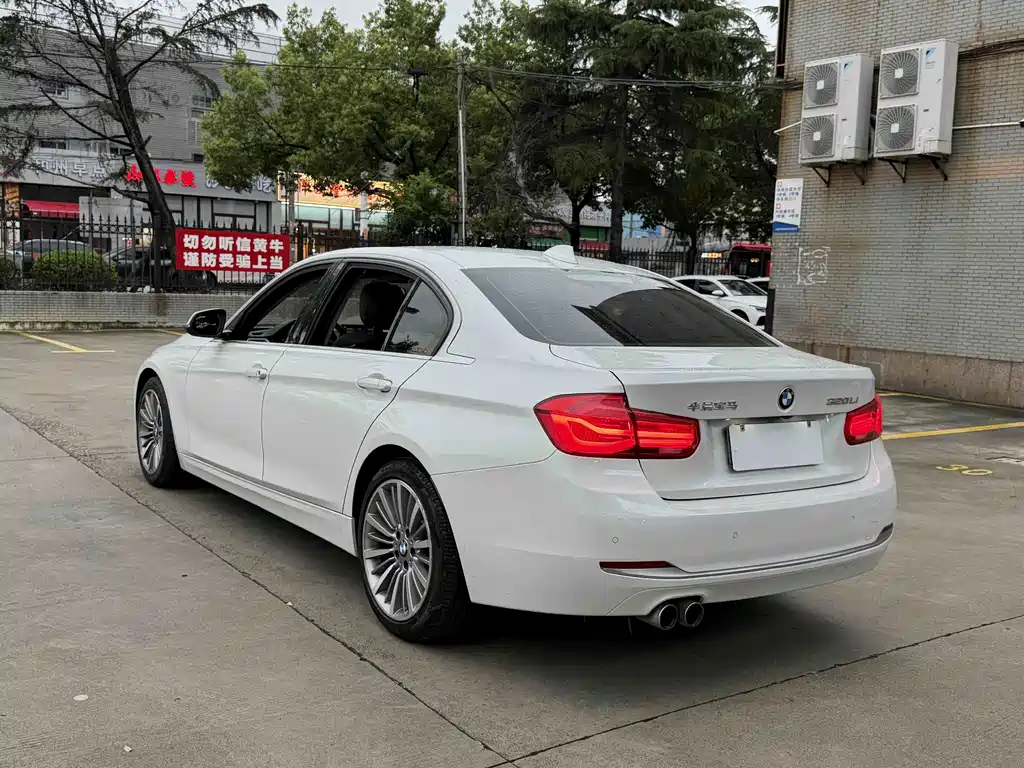 BMW 3 Series 2019 — фото 13