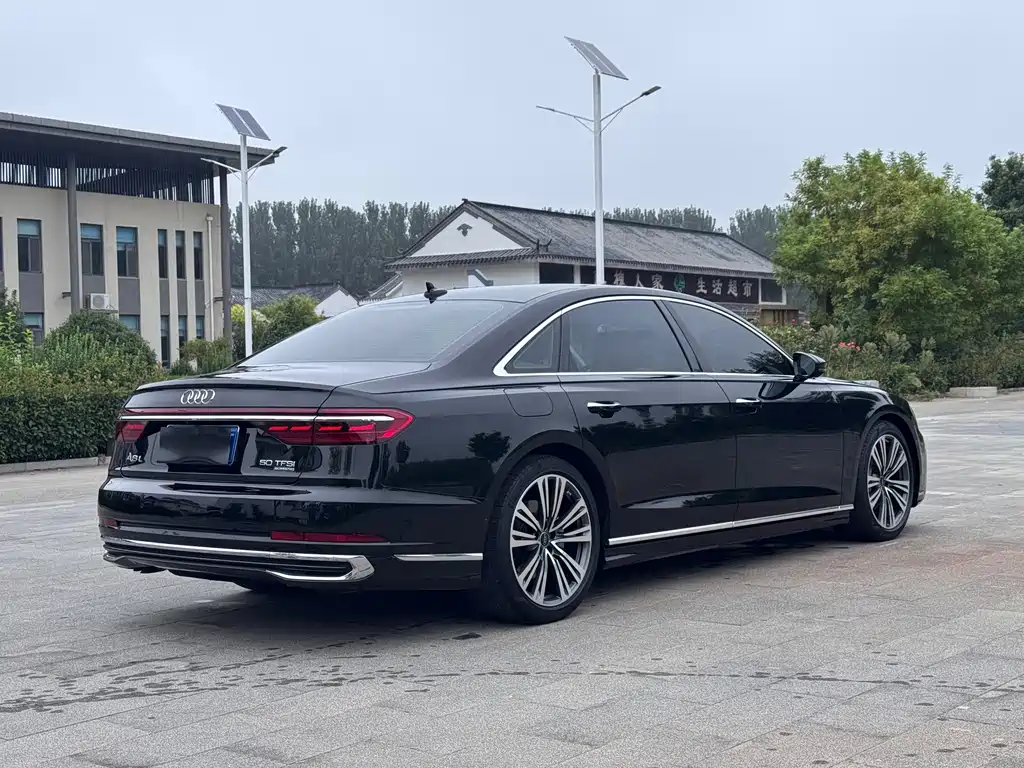 Audi A8 2024 — фото 17