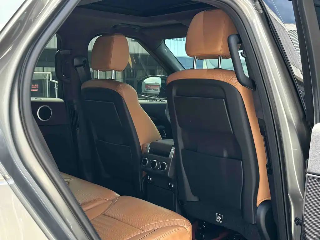 Land Rover Discovery 2018 — фото 29
