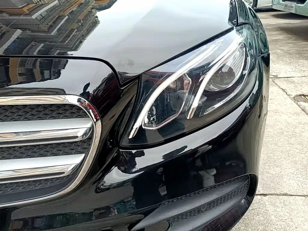 Mercedes-Benz E-Class 2019 — фото 18
