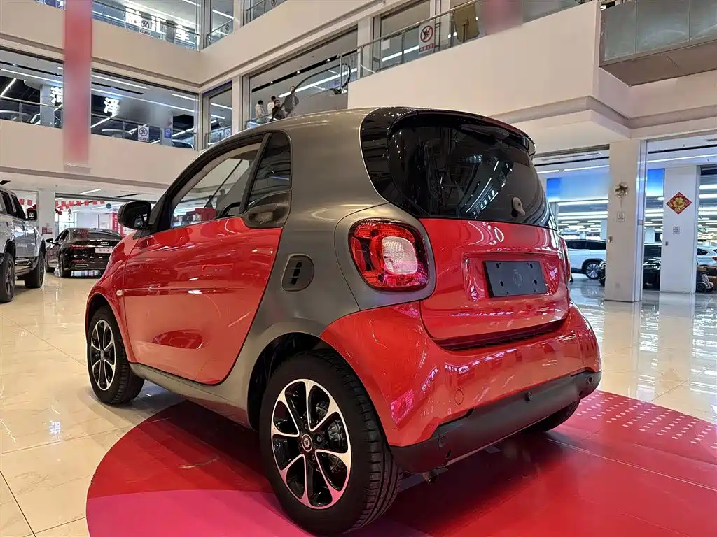 smart Fortwo 2017 — фото 11