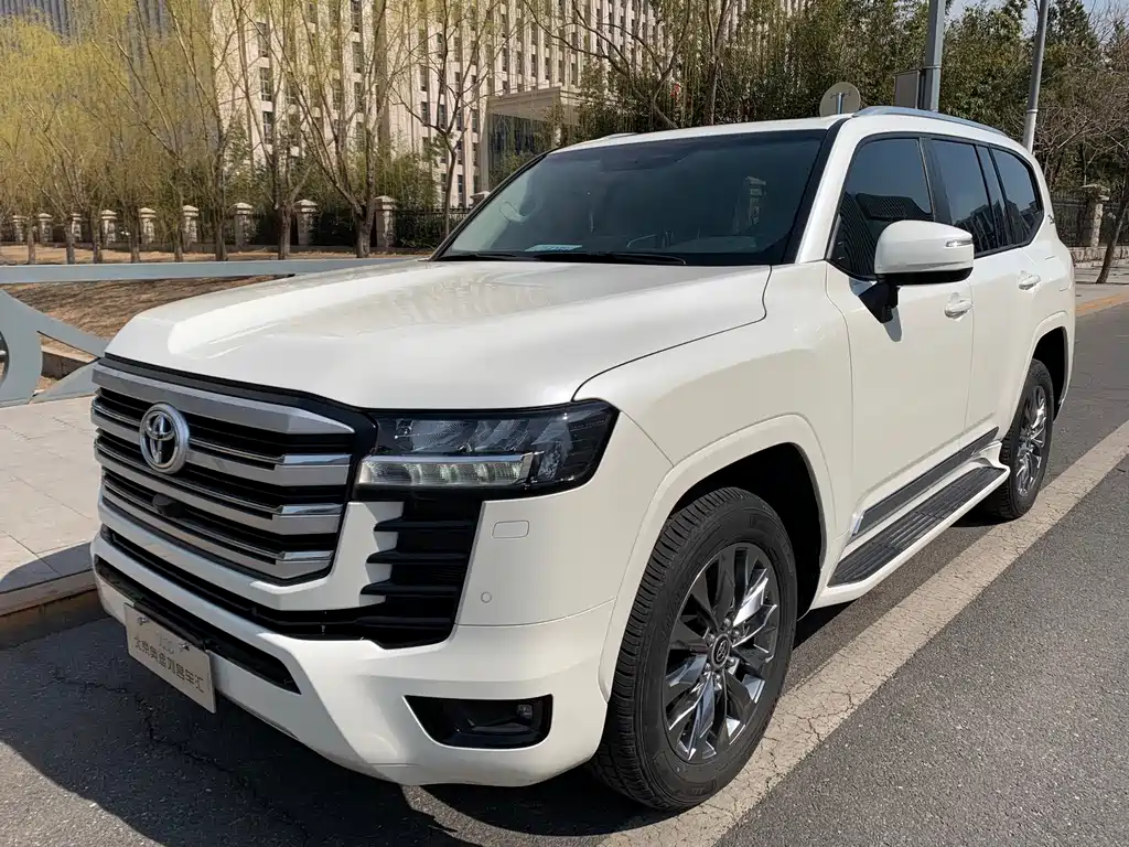 Toyota Land Cruiser 2025 — фото 1