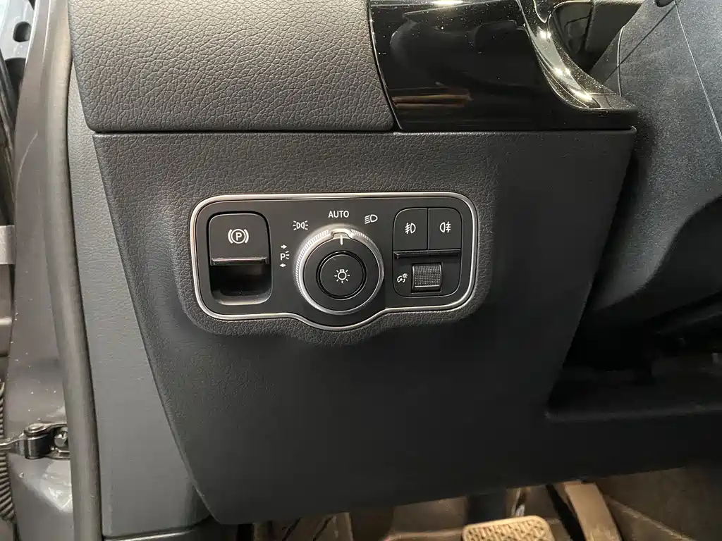 Mercedes-Benz GLA 2023