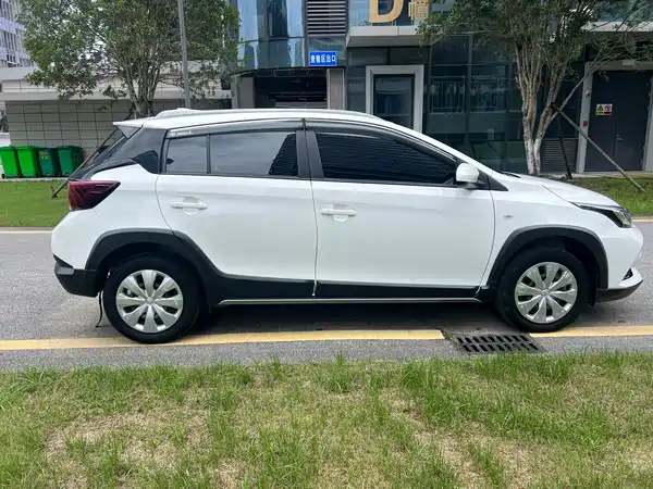Toyota Yaris L 2022