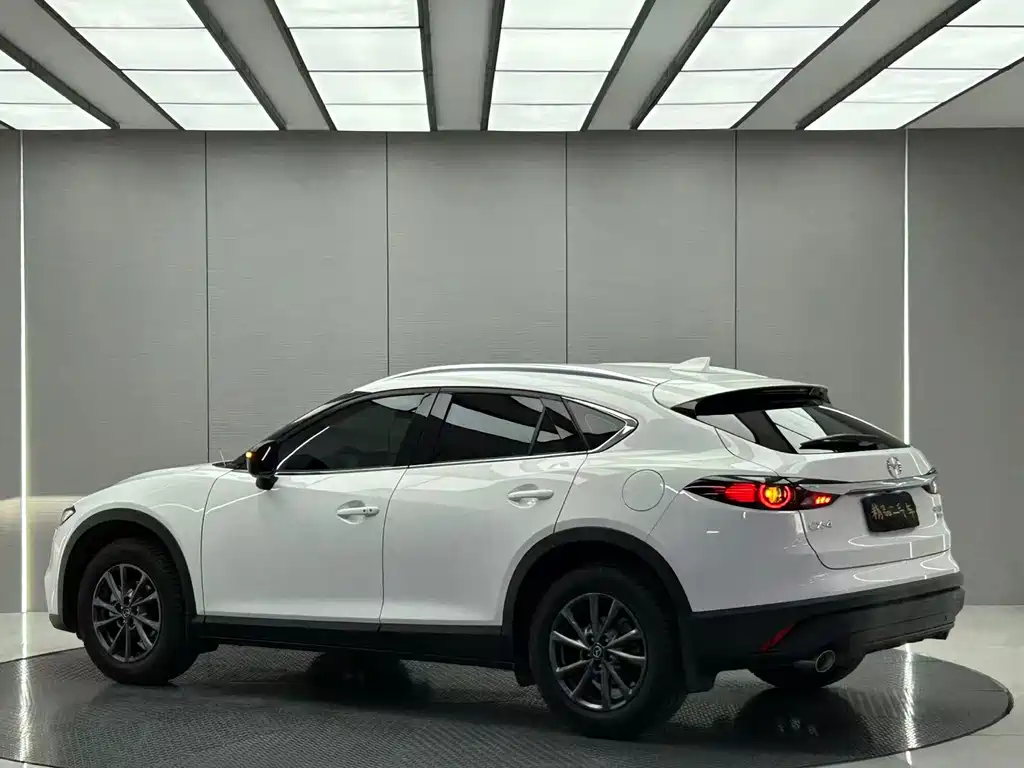 Mazda CX-4 2023 — фото 3