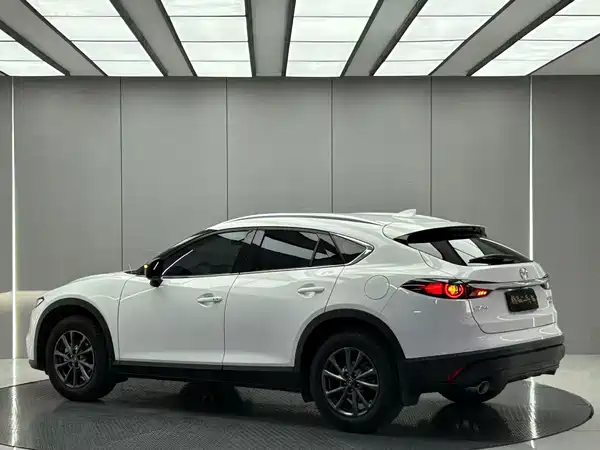 Mazda CX-4 2021