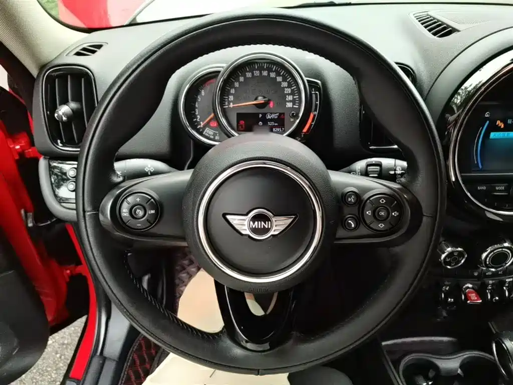 MINI Countryman 2018 — фото 11