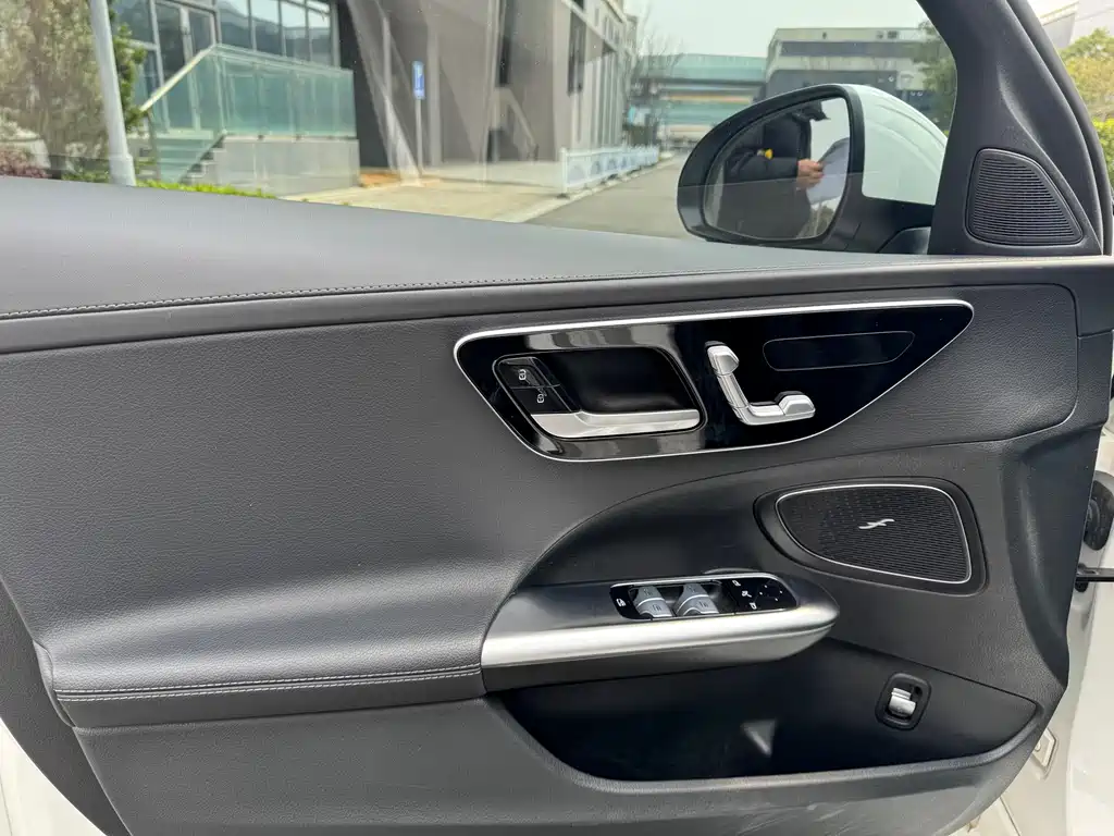 Mercedes-Benz C-Class 2023