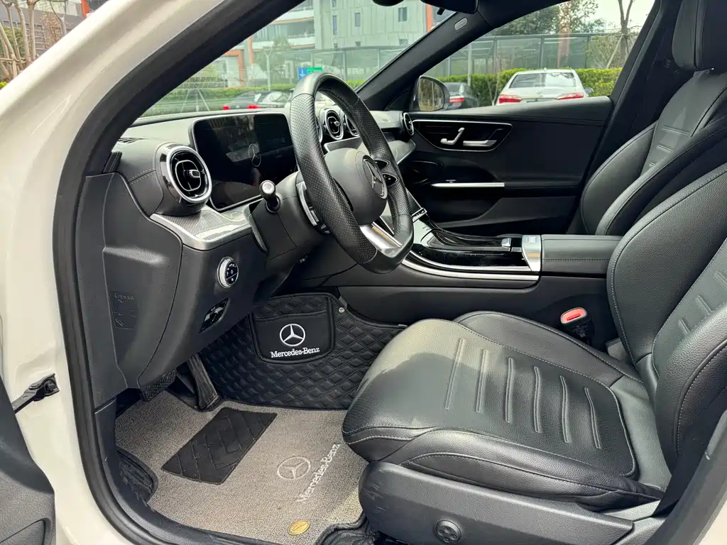 Mercedes-Benz C-Class 2023