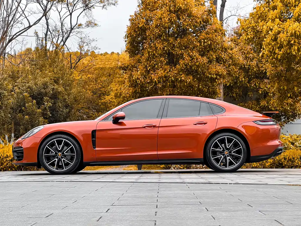 Porsche Panamera 2021