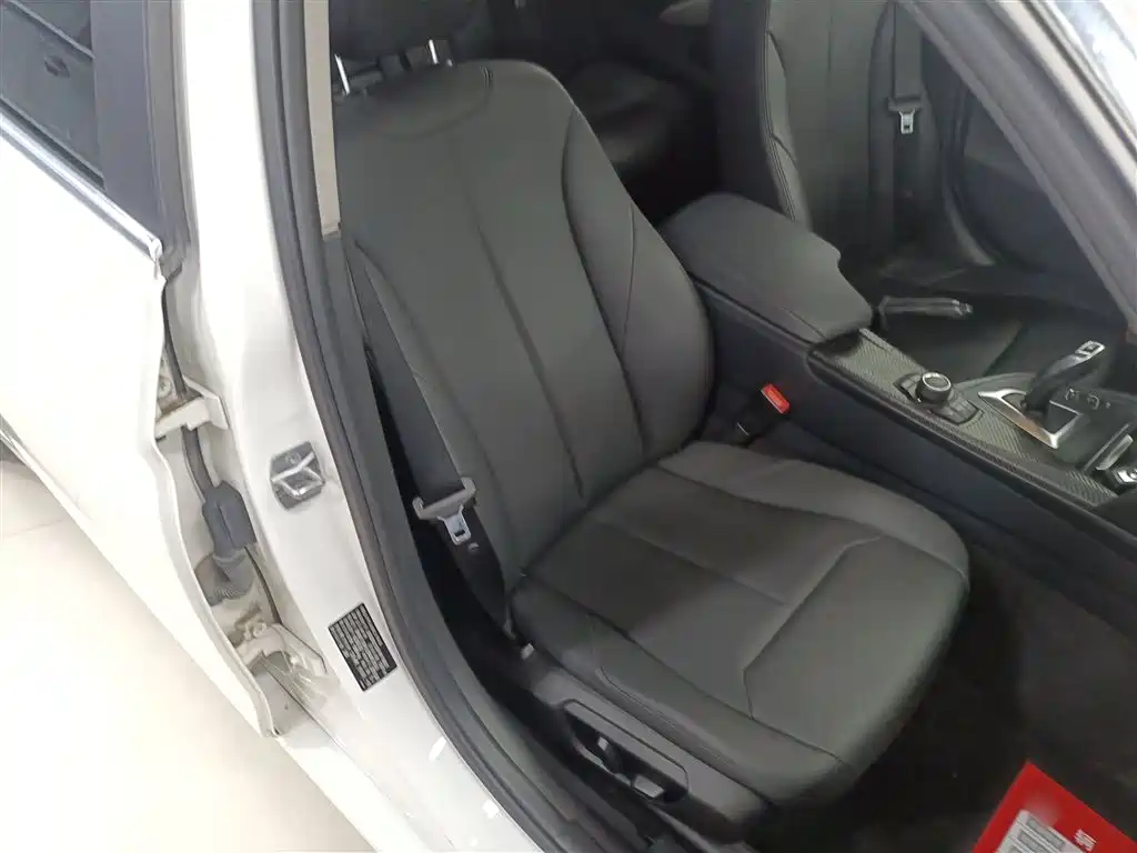 BMW 3 Series 2015 — фото 20
