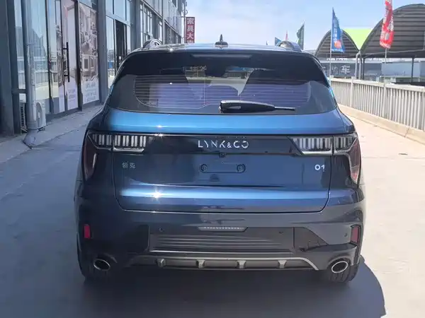 Lynk & Co 01 2022