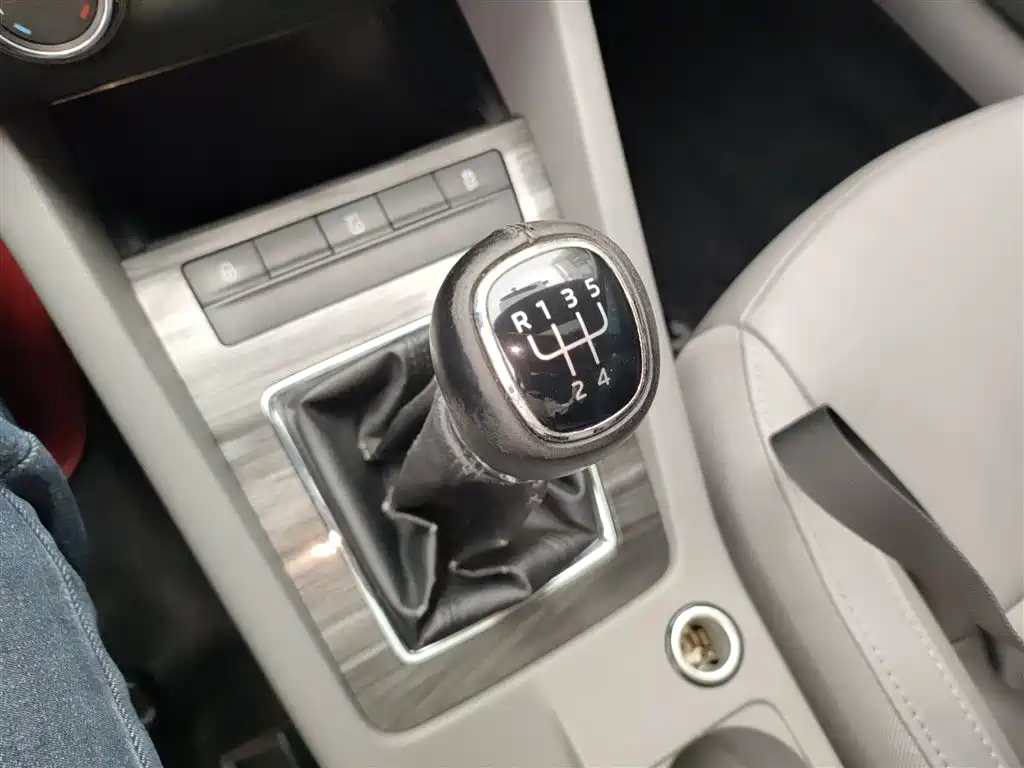 Skoda Octavia 2015 — фото 14