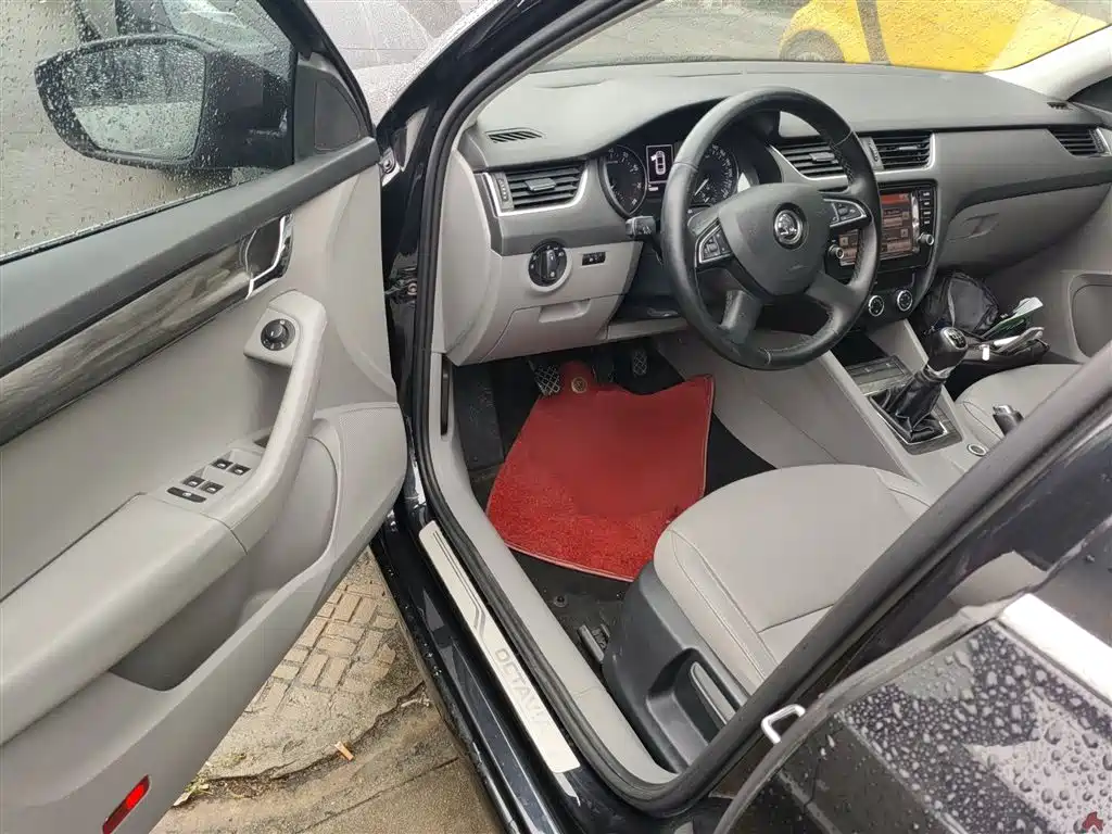 Skoda Octavia 2015 — фото 16