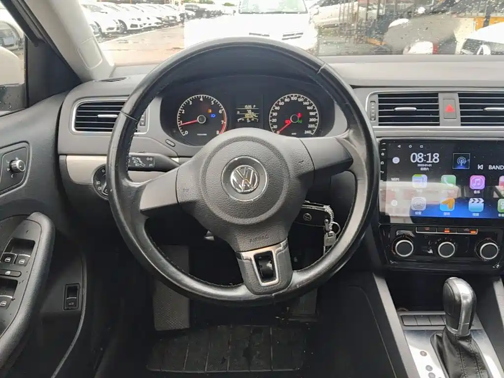 Volkswagen Sagitar 2015