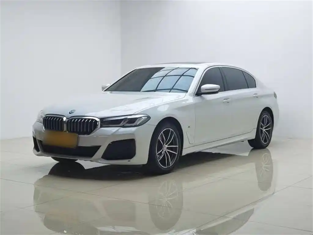 BMW 5 Series 2021 — фото 1