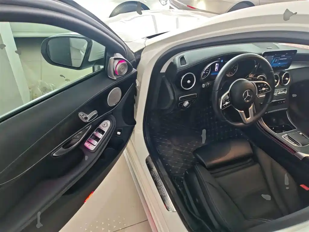 Mercedes-Benz C-Class 2019 — фото 16