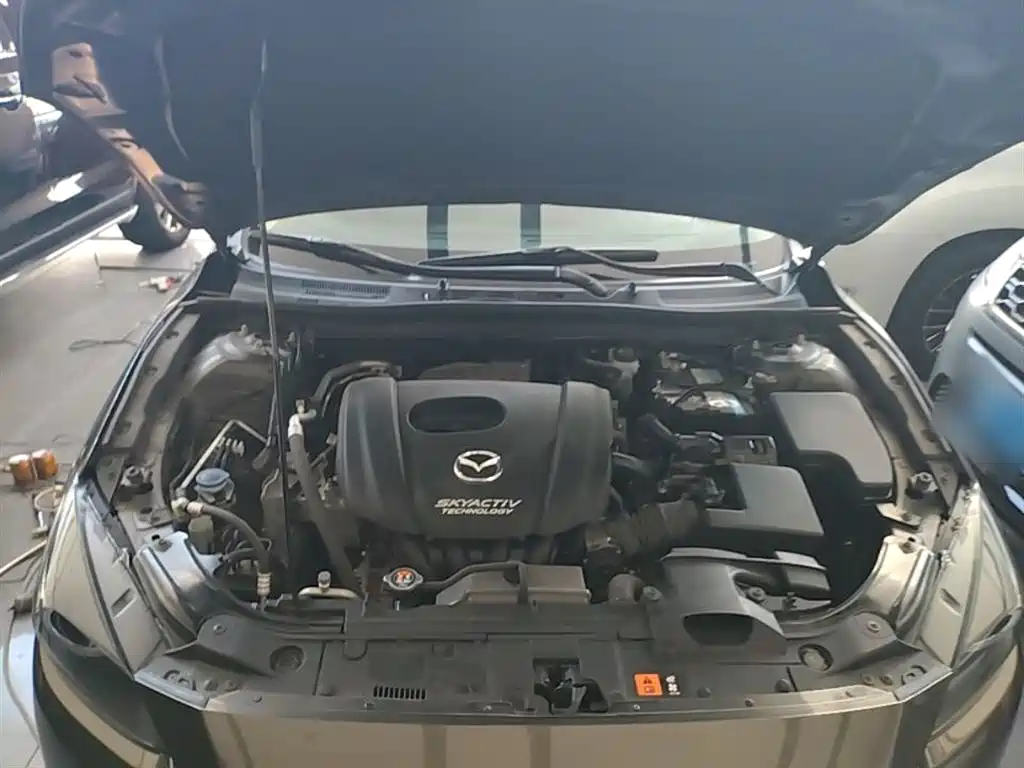Mazda 3 Axela 2018 — фото 19