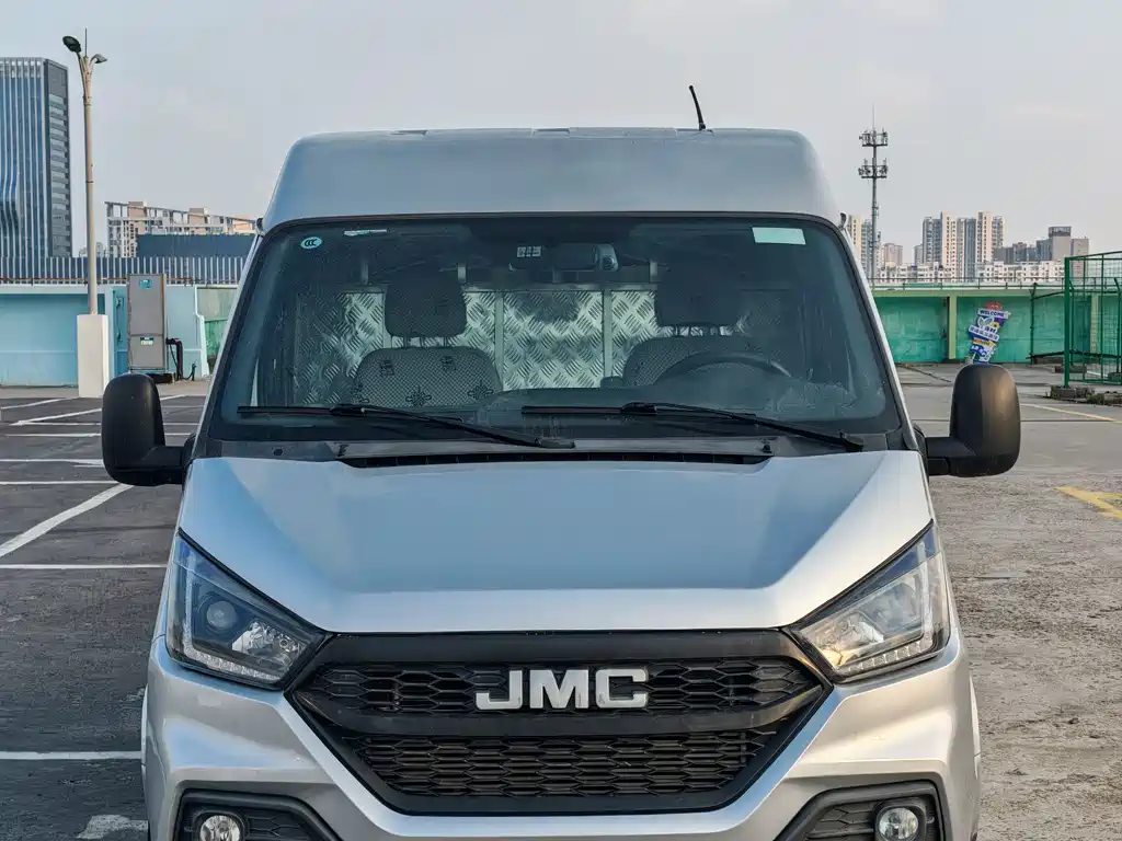 JMC Tesla 2022