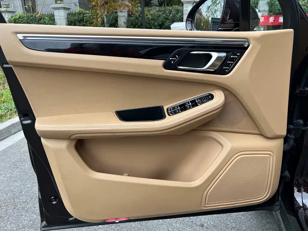 Porsche Macan 2015 — фото 20