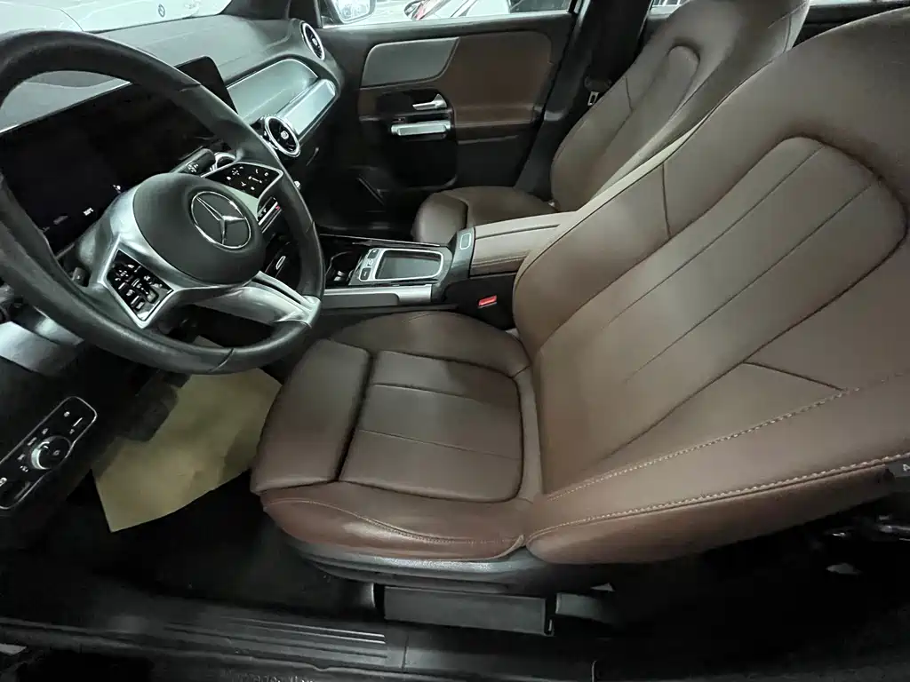 Mercedes-Benz GLB 2023