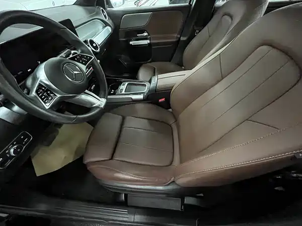 Mercedes-Benz GLB 2023