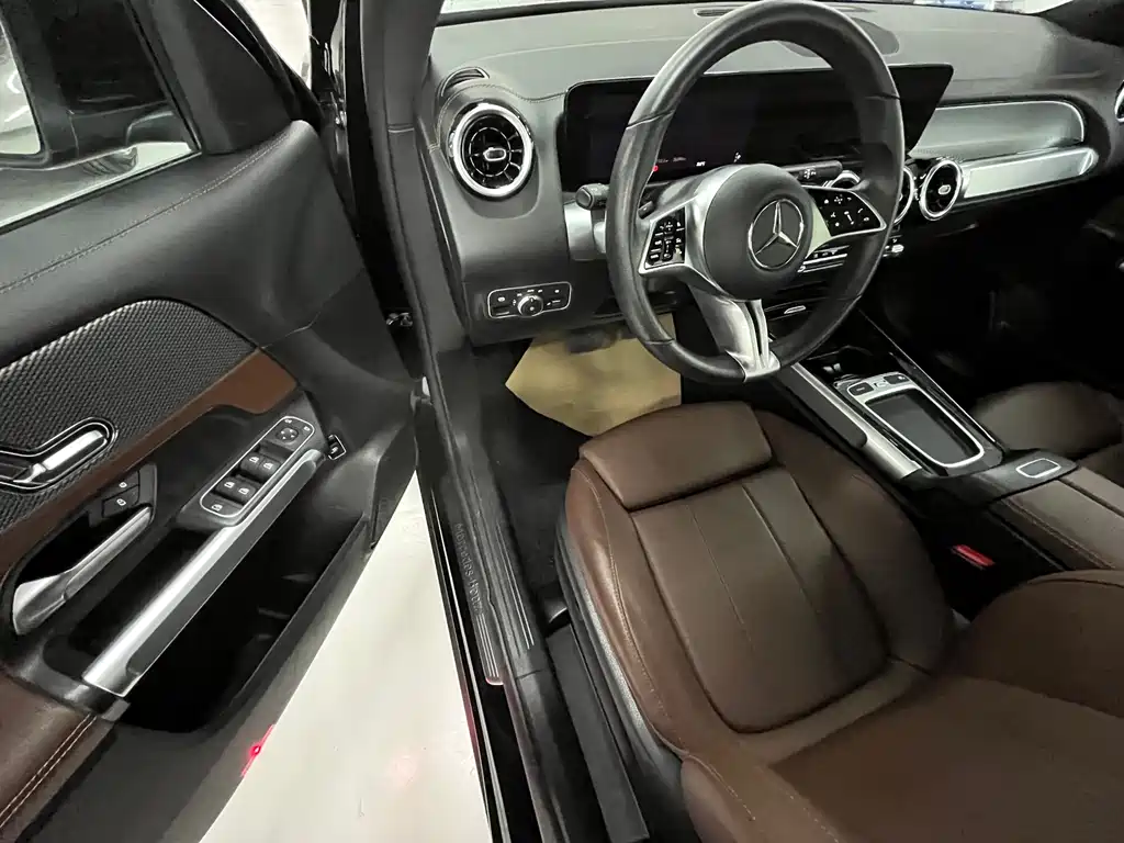 Mercedes-Benz GLB 2023