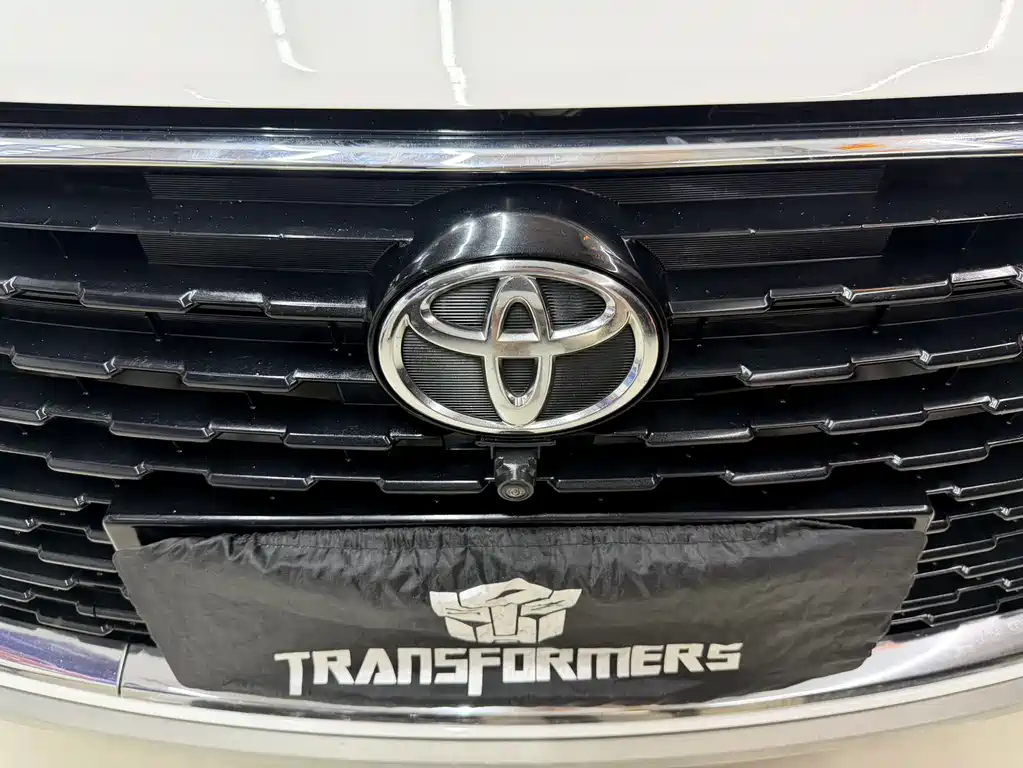 Toyota Yaris L 2022 — фото 16