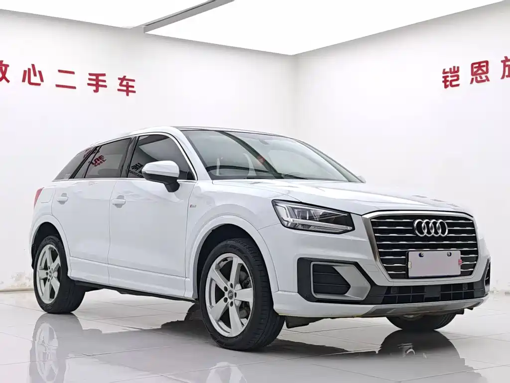 Audi Q2L 2019