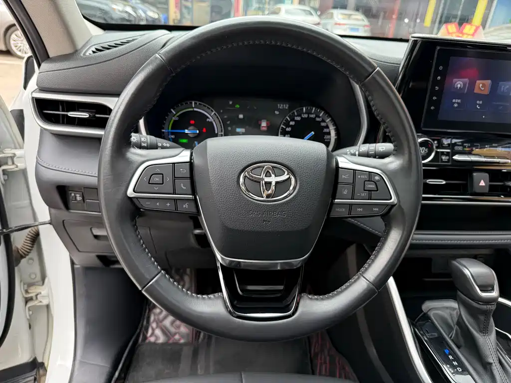 Toyota Highlander 2024 — фото 14