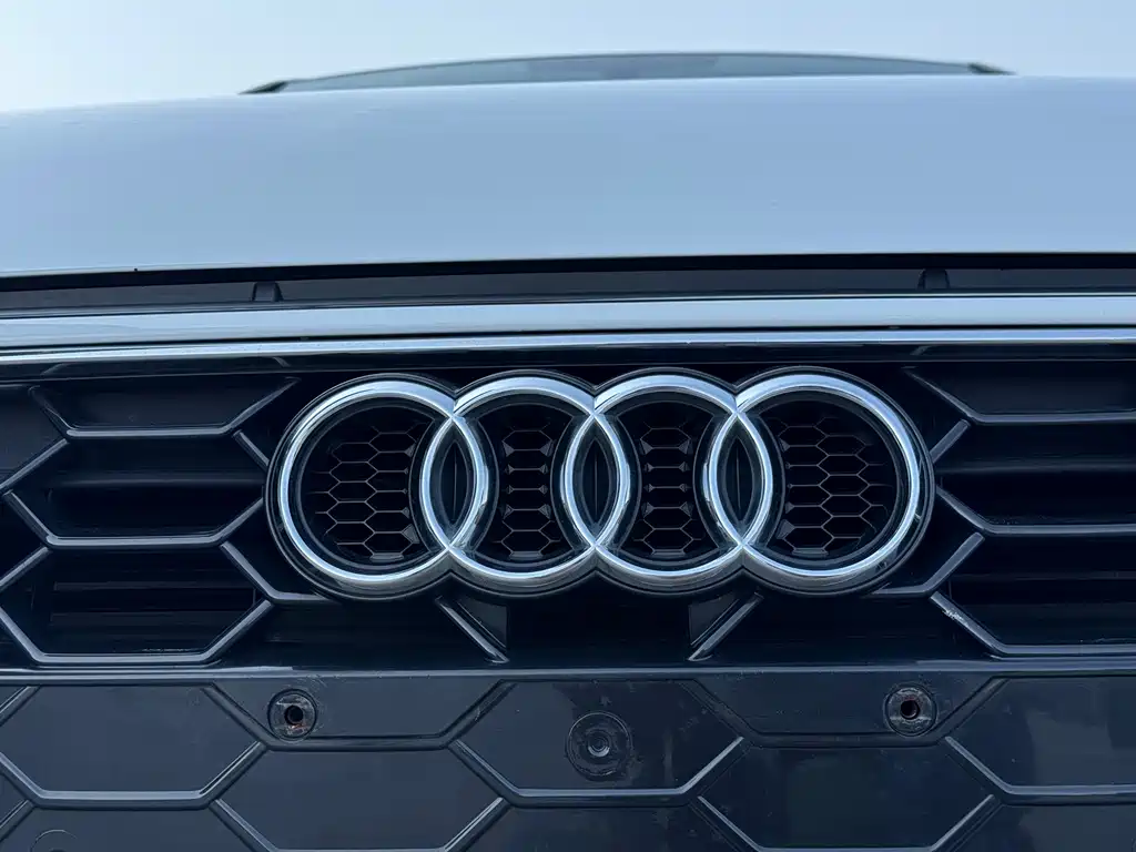 Audi A4L 2020 — фото 5