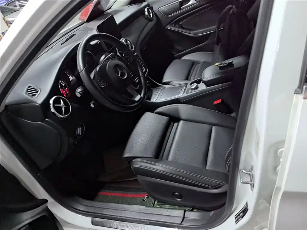 Mercedes-Benz GLA 2018 — фото 15