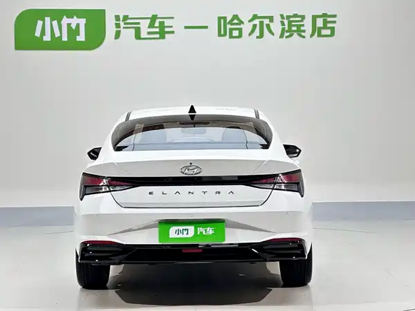 Hyundai Elantra 2022