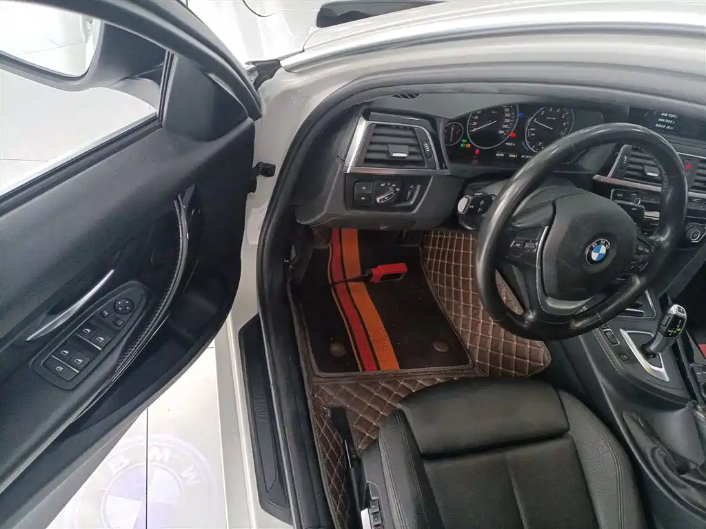 BMW 3 Series 2017 — фото 12