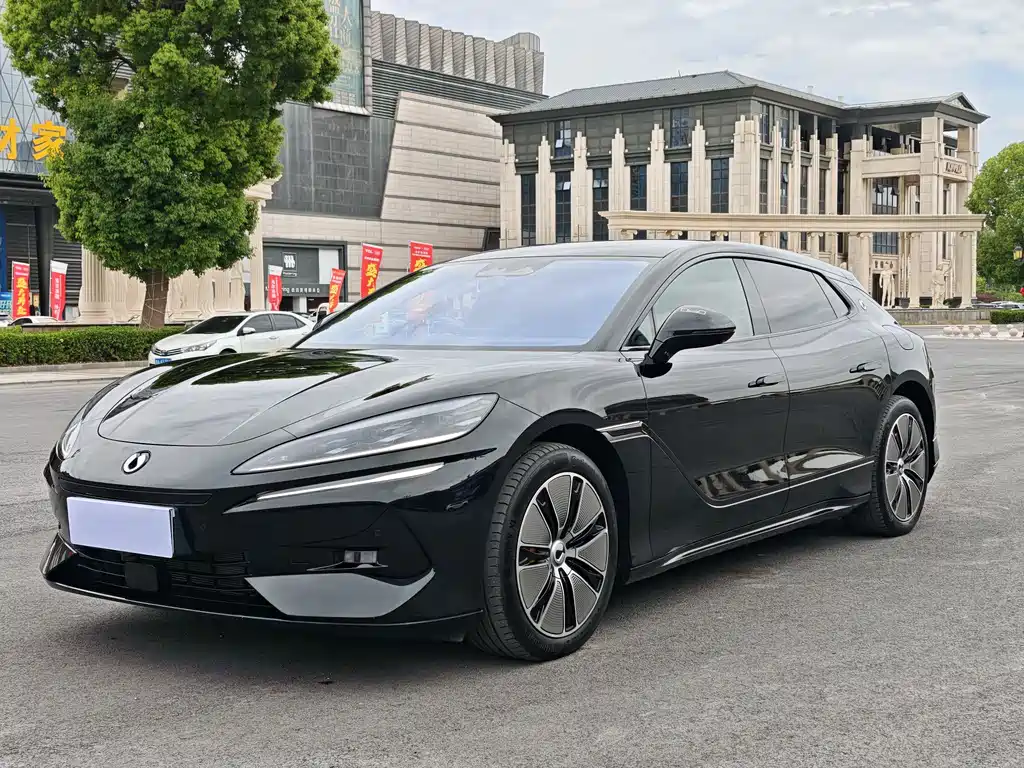 Denza Z9GT 2024