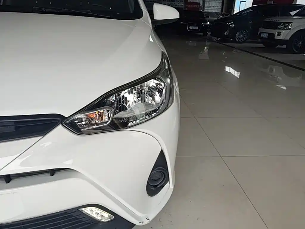Toyota Yaris L 2019 — фото 24
